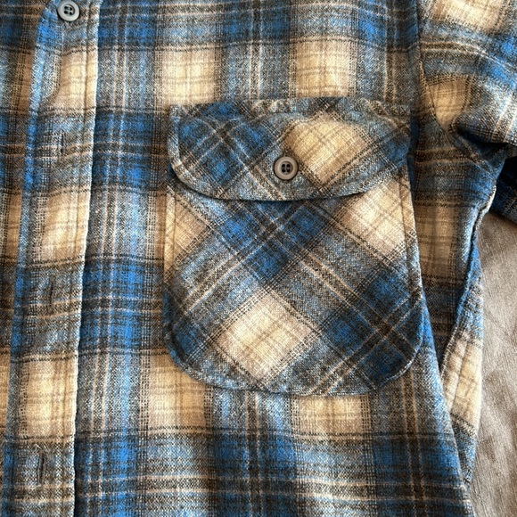 Vintage Men’s  Pendleton wool shirt. Size small Great used condition. - Picture 4 of 6